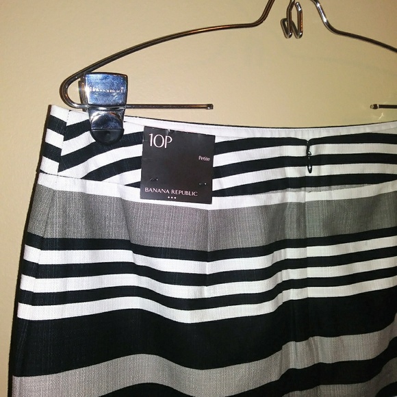 ๐ Banana Republic Color Block Striped Skirt - Picture 5 of 6
